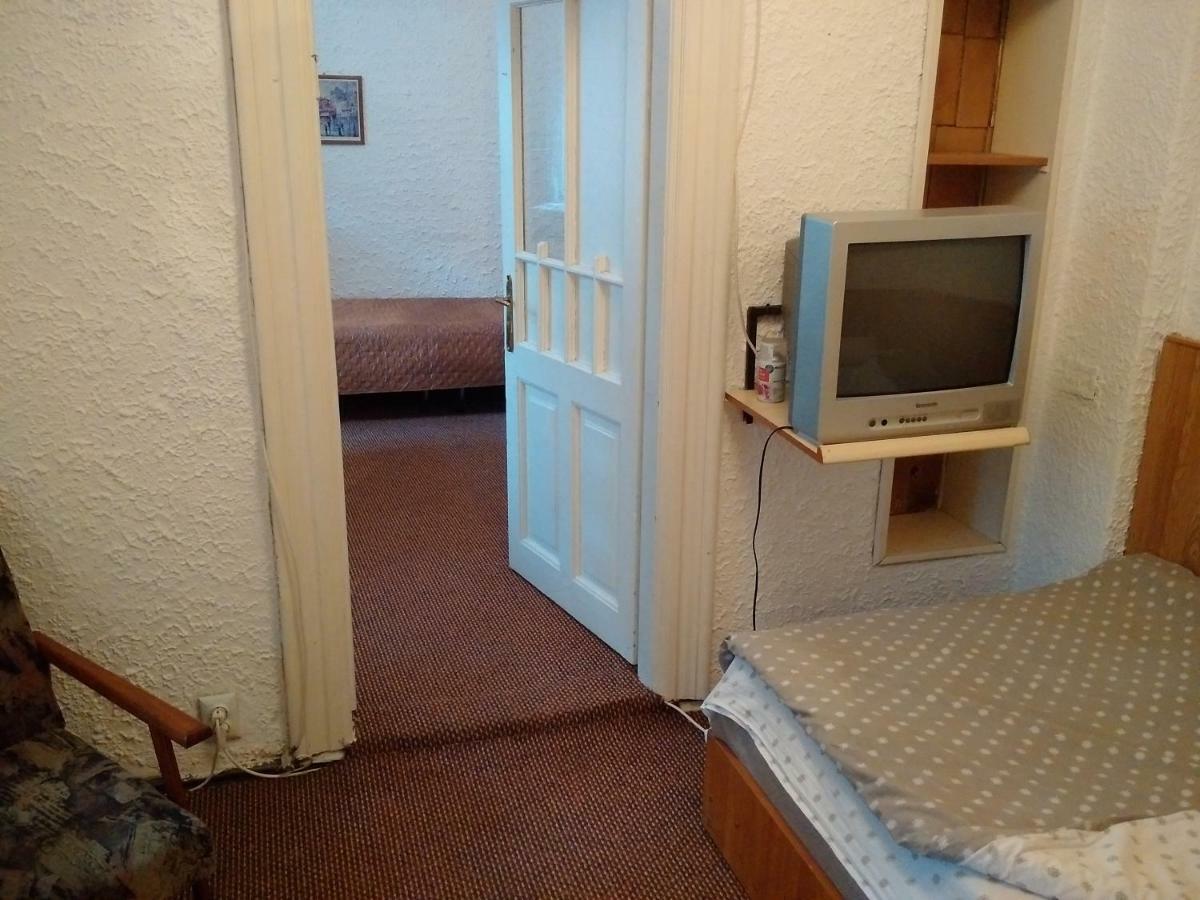 Expo Hostel *